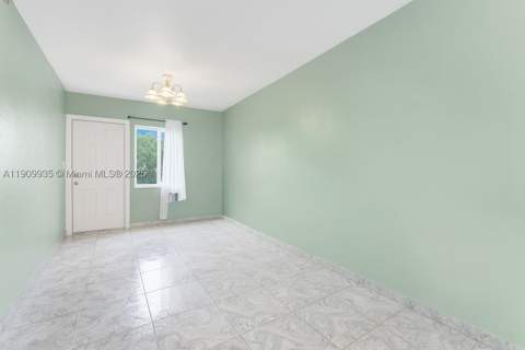 427 NW 84th Ter 427, Miami FL - photo 16 of 42