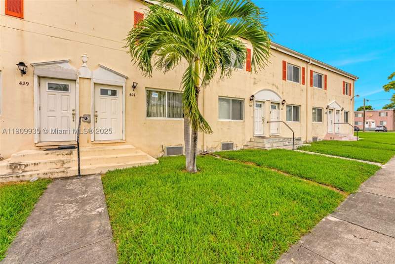 2 bedroom Townhouse at 427 NW 84th Ter 427, Sunset Palm Villas Condo, Miami — photo 5