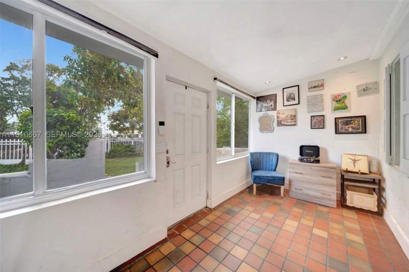 3 bedroom SingleFamilyResidence at 619 NE 87th St, North Shorecrest, Miami — photo 2