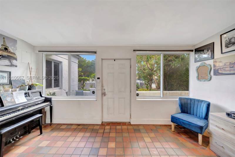 3 bedroom SingleFamilyResidence at 619 NE 87th St, North Shorecrest, Miami — photo 3