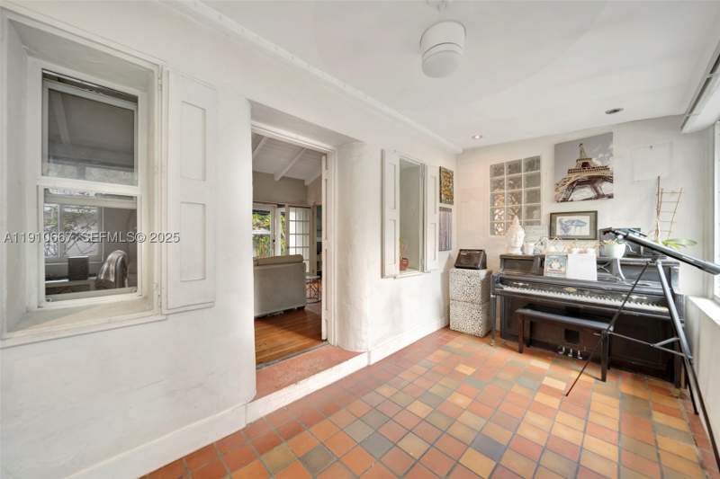 3 bedroom SingleFamilyResidence at 619 NE 87th St, North Shorecrest, Miami — photo 4
