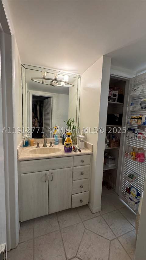 16518 NE 26th Ave 304, North Miami Beach FL - photo 11 of 31