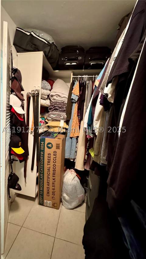 16518 NE 26th Ave 304, North Miami Beach FL - photo 13 of 31