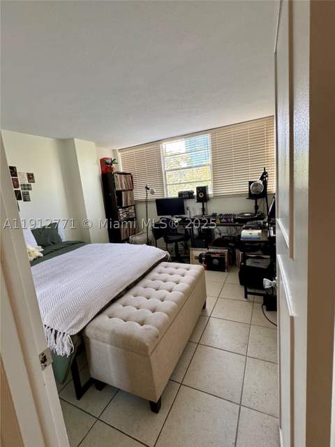 16518 NE 26th Ave 304, North Miami Beach FL - photo 15 of 31