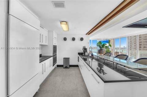 465 Brickell Ave 1001, Miami FL - photo 14 of 42
