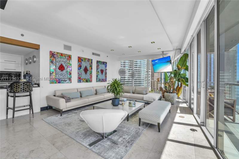 3 bedroom Condominium at 465 Brickell Ave 1001, Iconbrickell Condo No 1, Miami — photo 4