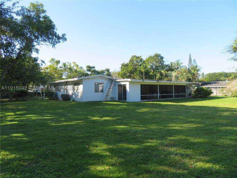 3 bedroom SingleFamilyResidence at 7955 SW 131st St, Pine Tree Estates, Pinecrest — photo 5