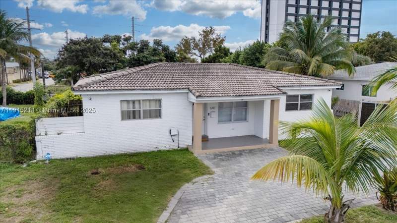 3 bedroom SingleFamilyResidence at 640 NE 168th St, 1ST ADDN TO PANULETA GARD, North Miami Beach — photo 1