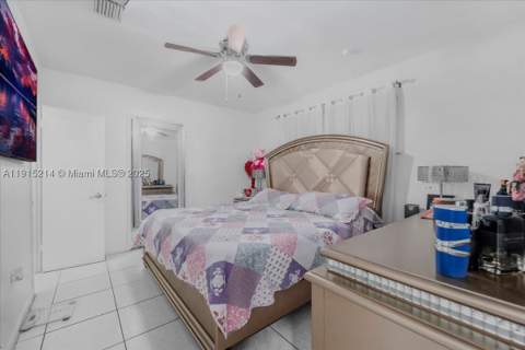 640 NE 168th St, North Miami Beach FL - photo 13 of 74