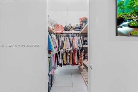 640 NE 168th St, North Miami Beach FL - photo 15 of 74