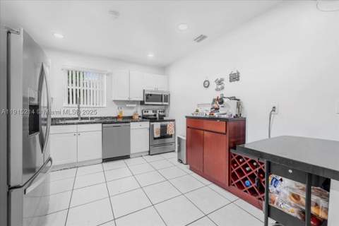 640 NE 168th St, North Miami Beach FL - photo 23 of 74