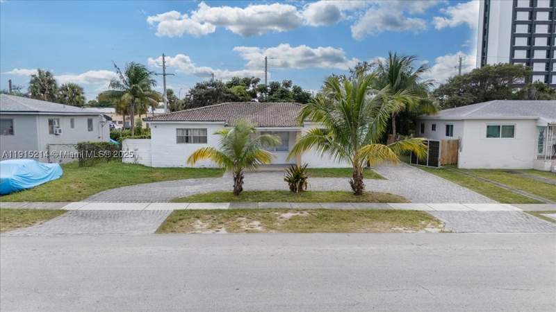 3 bedroom SingleFamilyResidence at 640 NE 168th St, 1ST ADDN TO PANULETA GARD, North Miami Beach — photo 3