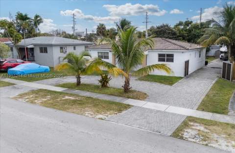 640 NE 168th St, North Miami Beach FL - photo 7 of 74