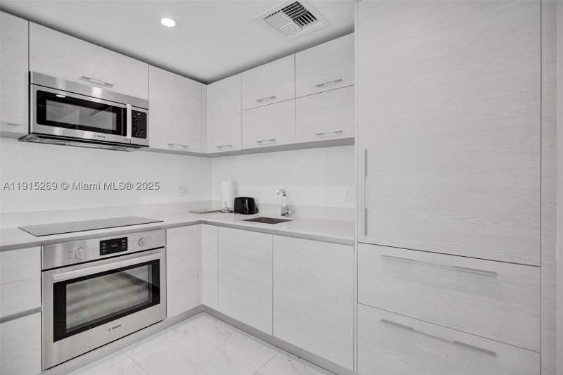 1 bedroom Condominium at 1300 S Miami Ave 1407, 1300 S Miami Avenue Condo, Miami — photo 5