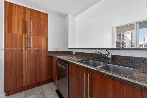 300 S Biscayne Blvd T-2407, Miami FL - photo 12 of 40