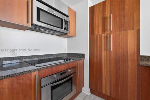 300 S Biscayne Blvd T-2407, Miami FL - photo 13 of 40