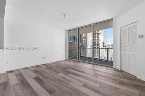 300 S Biscayne Blvd T-2407, Miami FL - photo 16 of 40