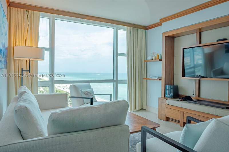 1 bedroom Condominium at 6801 Collins Ave 1002, Central Carillon Beach Co, Miami Beach — photo 4