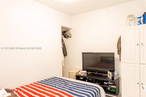 122 NE 204th St 3, Miami Gardens FL - photo 15 of 17