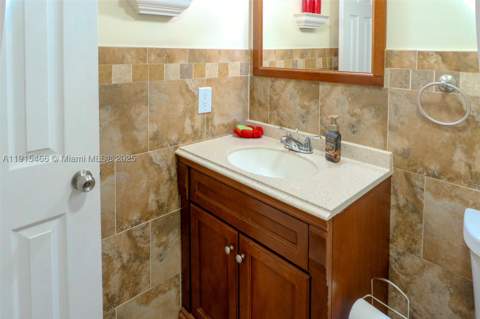 122 NE 204th St 3, Miami Gardens FL - photo 17 of 17