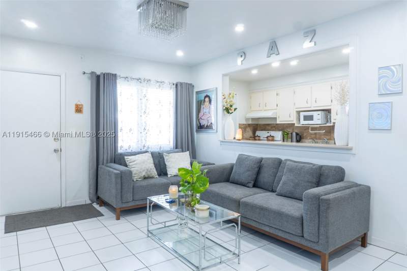 1 bedroom Condominium at 122 NE 204th St 3, Ro-Mont Gardens Andover C, Miami Gardens — photo 3