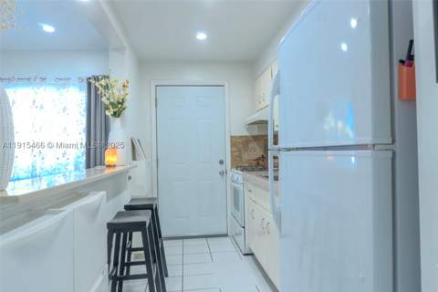 122 NE 204th St 3, Miami Gardens FL - photo 7 of 17