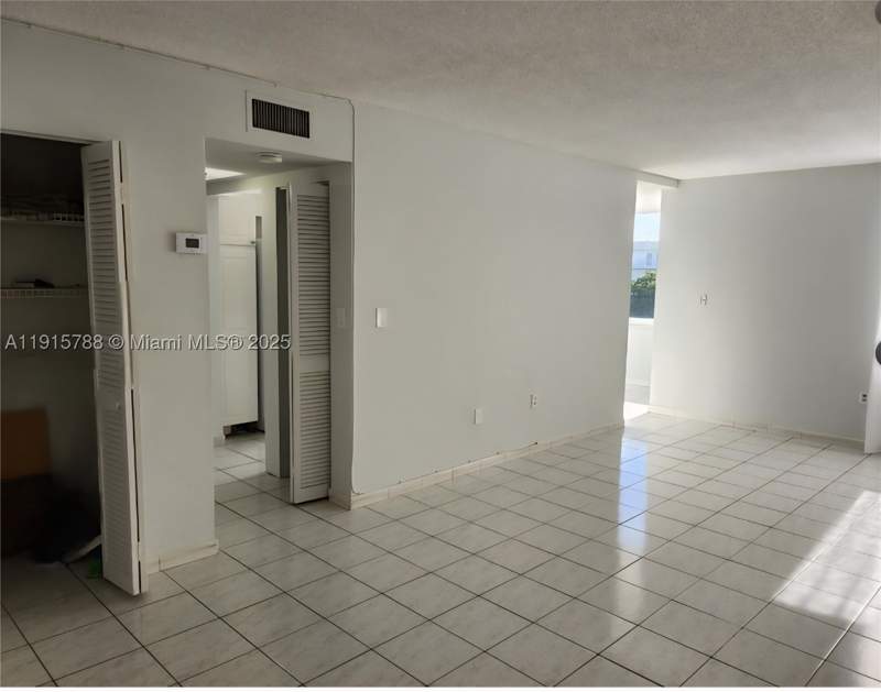 2 bedroom Condominium at 250 180th Dr 510, Caribbean Breeze Condo, Sunny Isles Beach — photo 5