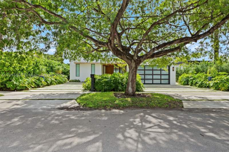 4 bedroom SingleFamilyResidence at 1792 Cleveland Rd, Biscayne Point, Miami Beach — photo 4