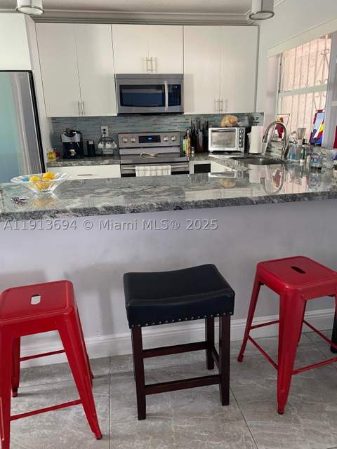 10454 NW 5th Ter 4-30, Miami FL - photo 12 of 52