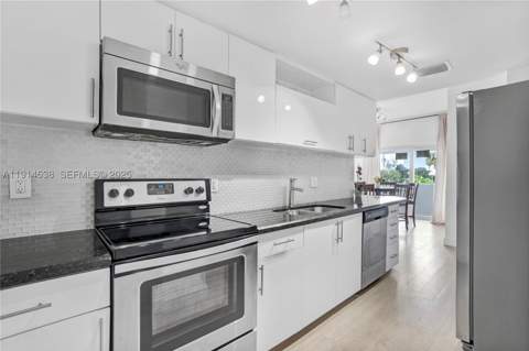 500 Bayview Dr 125, Sunny Isles Beach FL - photo 12 of 28