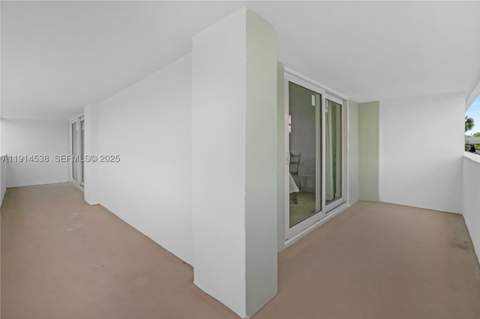 500 Bayview Dr 125, Sunny Isles Beach FL - photo 23 of 28
