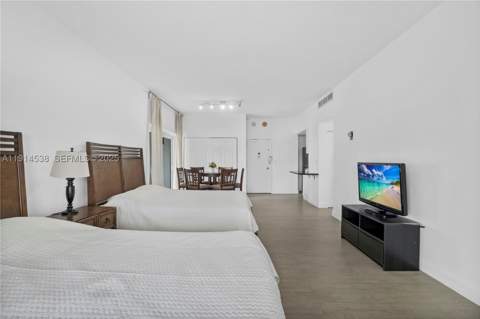 500 Bayview Dr 125, Sunny Isles Beach FL - photo 9 of 28