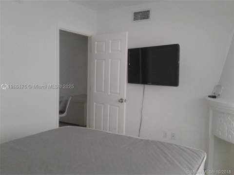 1526 Pennsylvania Ave 19, Miami Beach FL - photo 13 of 17