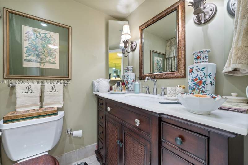 2 bedroom Condominium at 155 Sunrise Dr 4B, 155 Sunrise Condo, Key Biscayne — photo 4