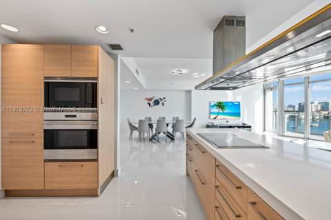 17301 Biscayne Blvd 811, North Miami Beach FL - photo 11 of 56