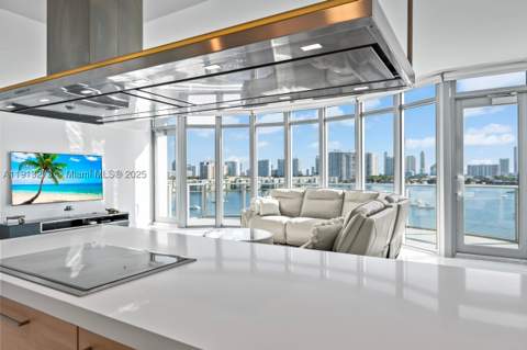 17301 Biscayne Blvd 811, North Miami Beach FL - photo 7 of 56