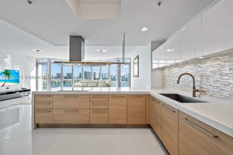 17301 Biscayne Blvd 811, North Miami Beach FL - photo 9 of 56