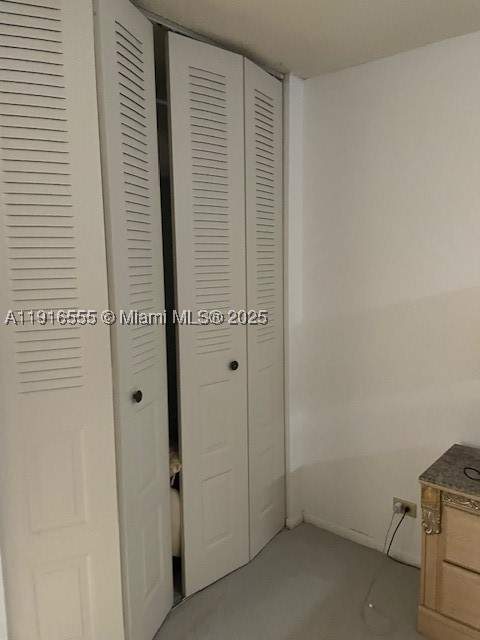 301 174th St 1605, Sunny Isles Beach FL - photo 7 of 27