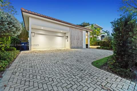 5831 Alton Rd, Miami Beach FL - photo 10 of 48