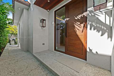 5831 Alton Rd, Miami Beach FL - photo 11 of 48