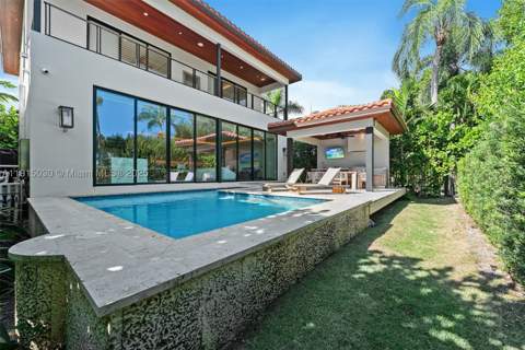 5831 Alton Rd, Miami Beach FL - photo 16 of 48