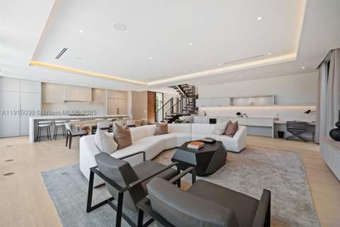 5831 Alton Rd, Miami Beach FL - photo 9 of 48