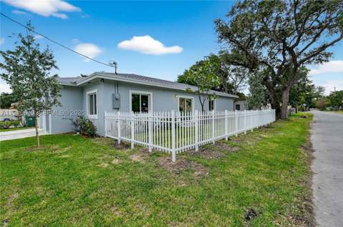 1346 NW 44th St, Miami FL - photo 10 of 52