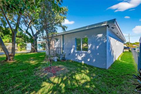 1346 NW 44th St, Miami FL - photo 15 of 52