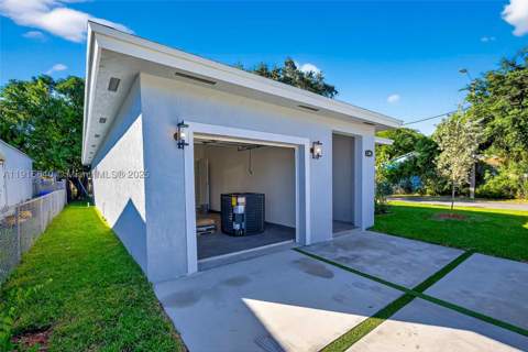 1346 NW 44th St, Miami FL - photo 17 of 52
