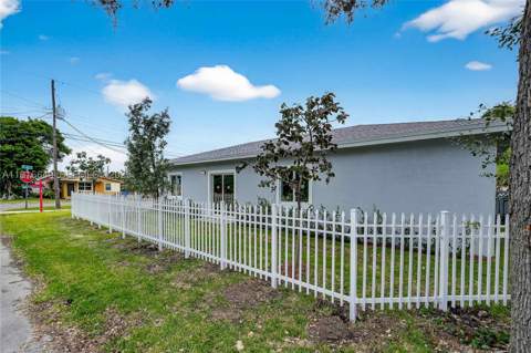 1346 NW 44th St, Miami FL - photo 9 of 52