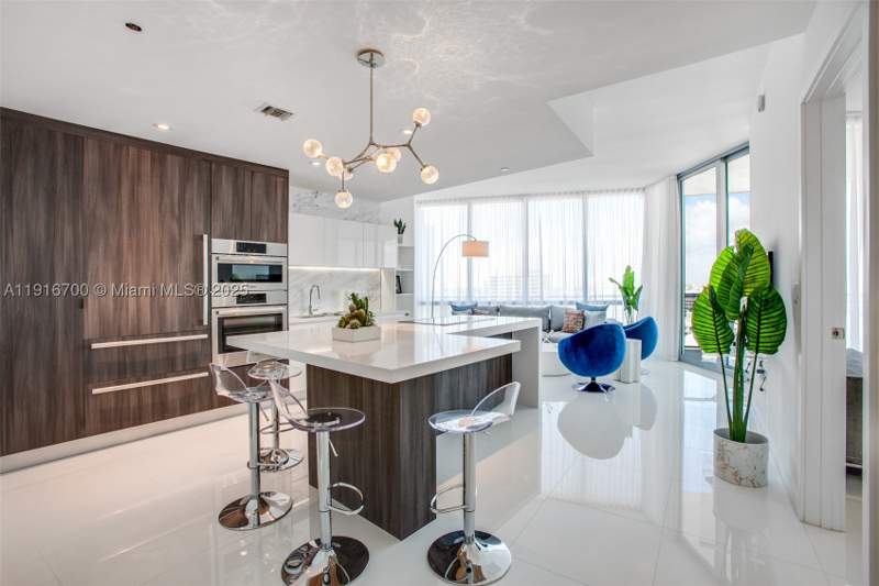 1 bedroom Condominium at 851 NE 1st Ave 1810, Paramount Miami Worldcente, Miami — photo 2
