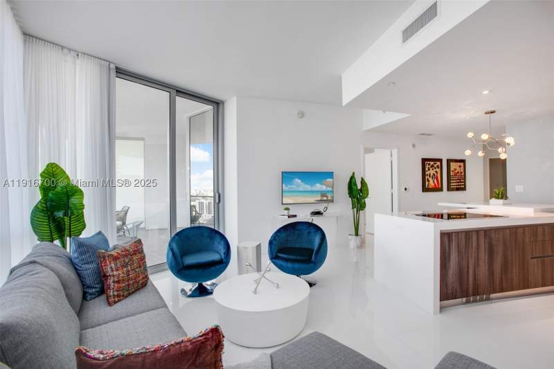 1 bedroom Condominium at 851 NE 1st Ave 1810, Paramount Miami Worldcente, Miami — photo 5