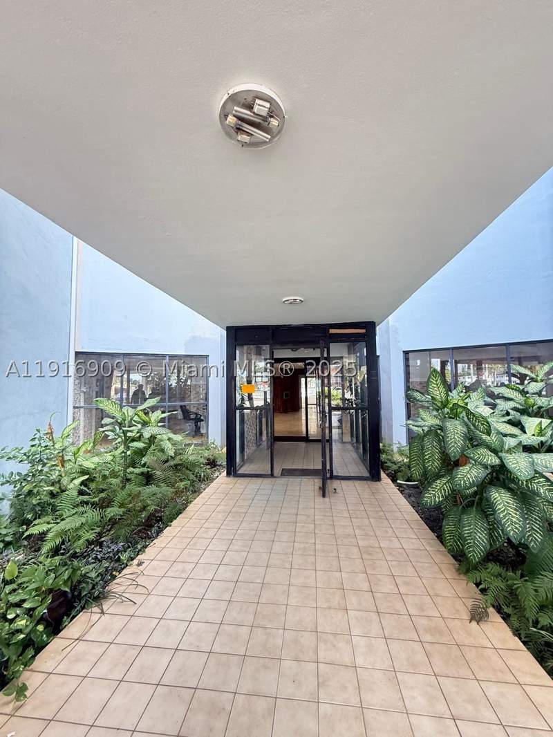 1 bedroom Condominium at 2025 NE 164th St 605, Crestview Towers Condo, North Miami Beach — photo 2