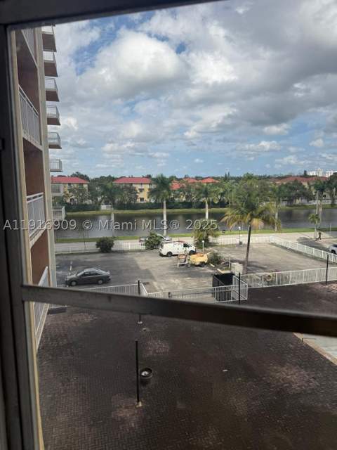 2025 NE 164th St 605, North Miami Beach FL - photo 6 of 7